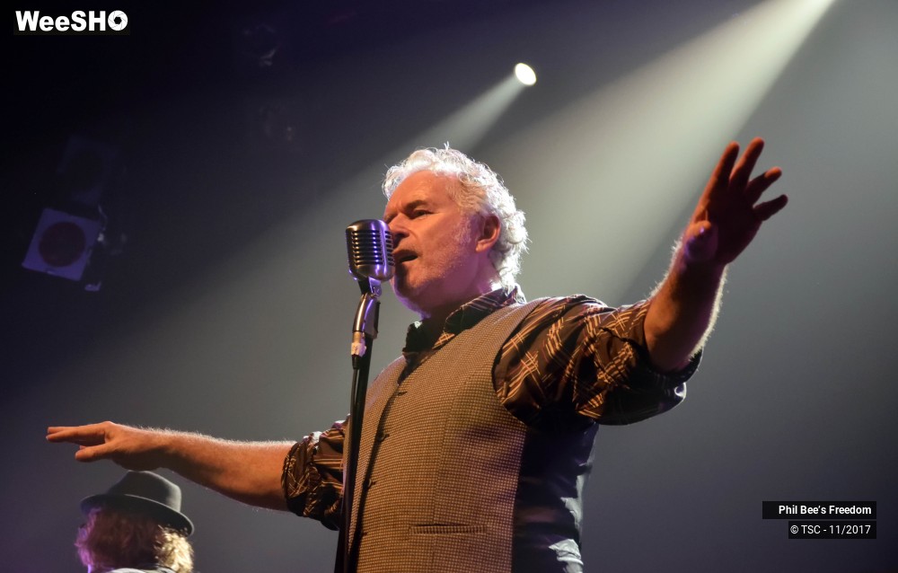 8/27 photos du spectacle Phil Bee?s Freedom