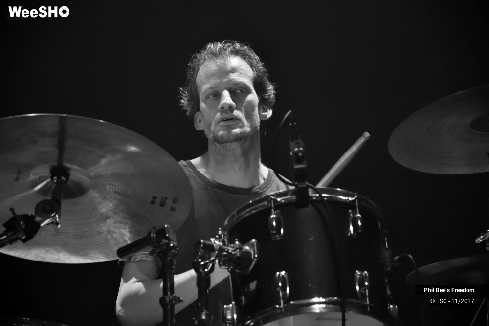 16/27 photos du spectacle Phil Bee?s Freedom