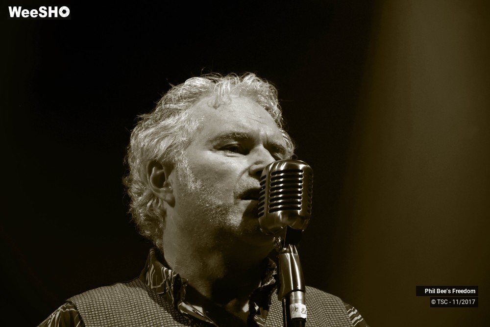 20/27 photos du spectacle Phil Bee?s Freedom