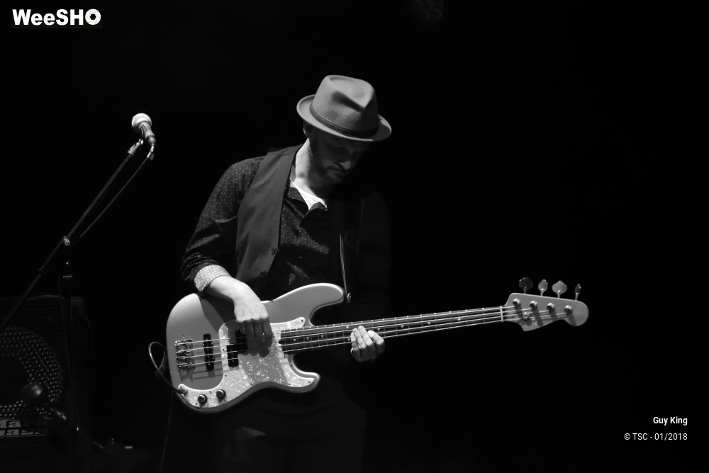 23/26 photos du spectacle Guy King