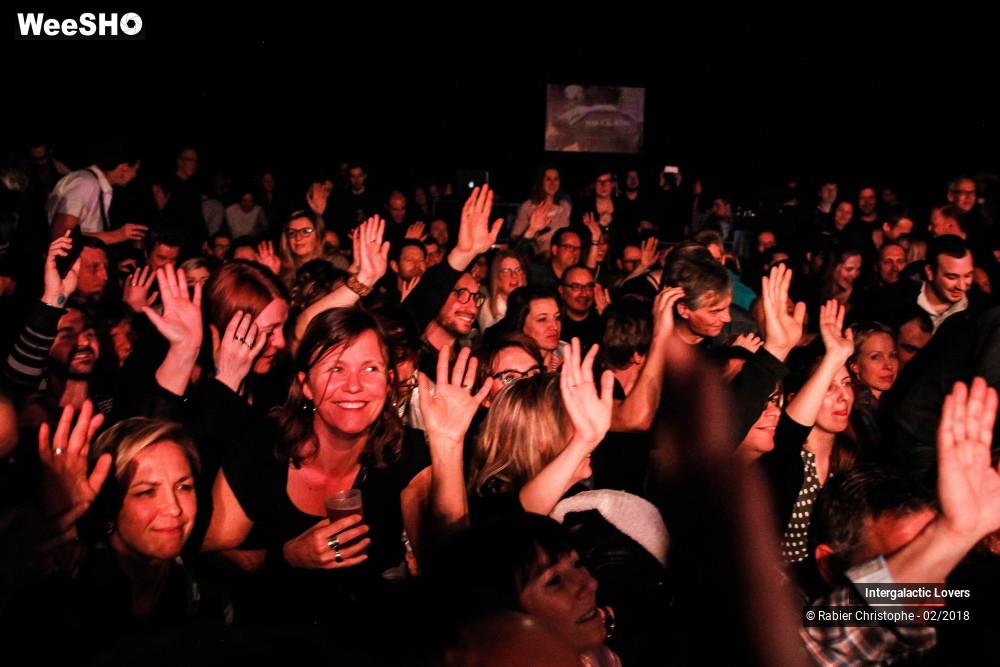 19/38 photos du spectacle Intergalatic Lovers