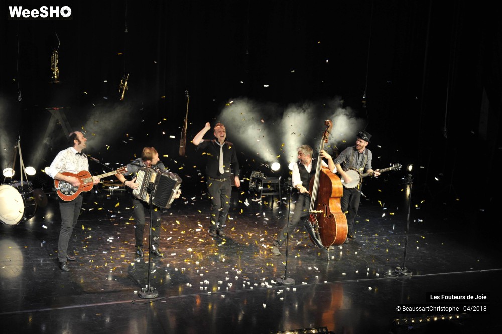 16/51 photos du spectacle Les Fouteurs de Joie