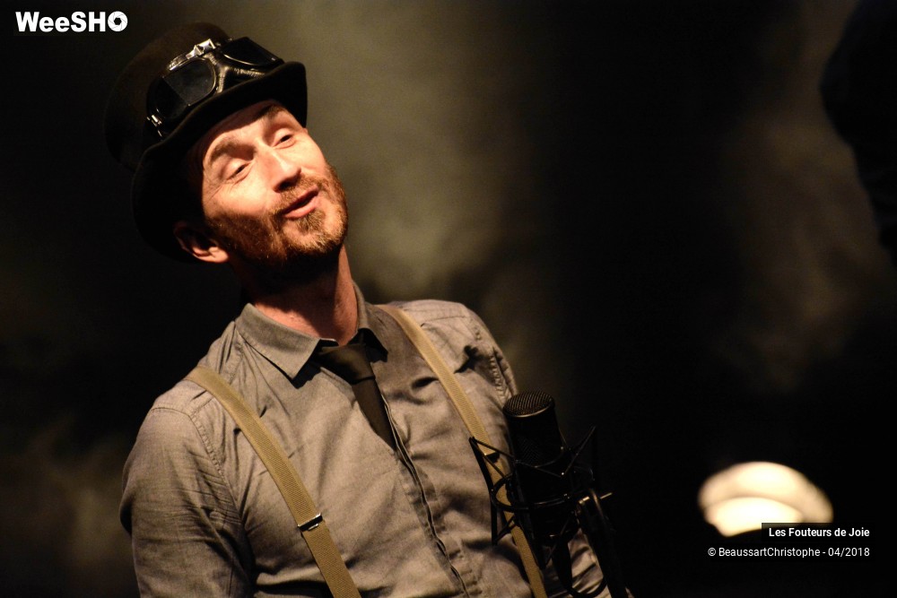 30/51 photos du spectacle Les Fouteurs de Joie