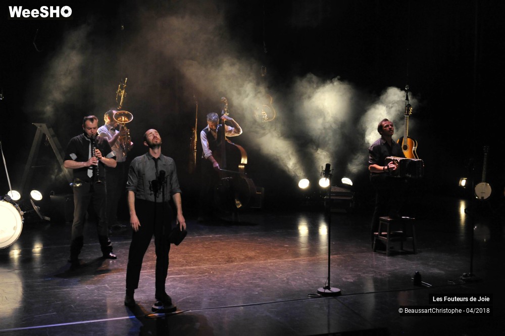 34/51 photos du spectacle Les Fouteurs de Joie