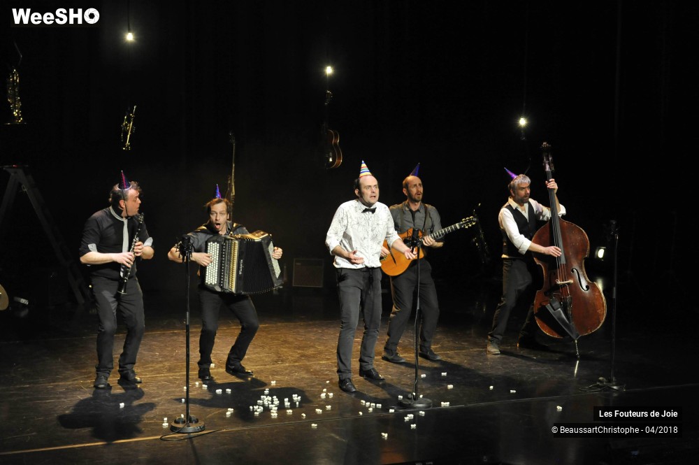 35/51 photos du spectacle Les Fouteurs de Joie