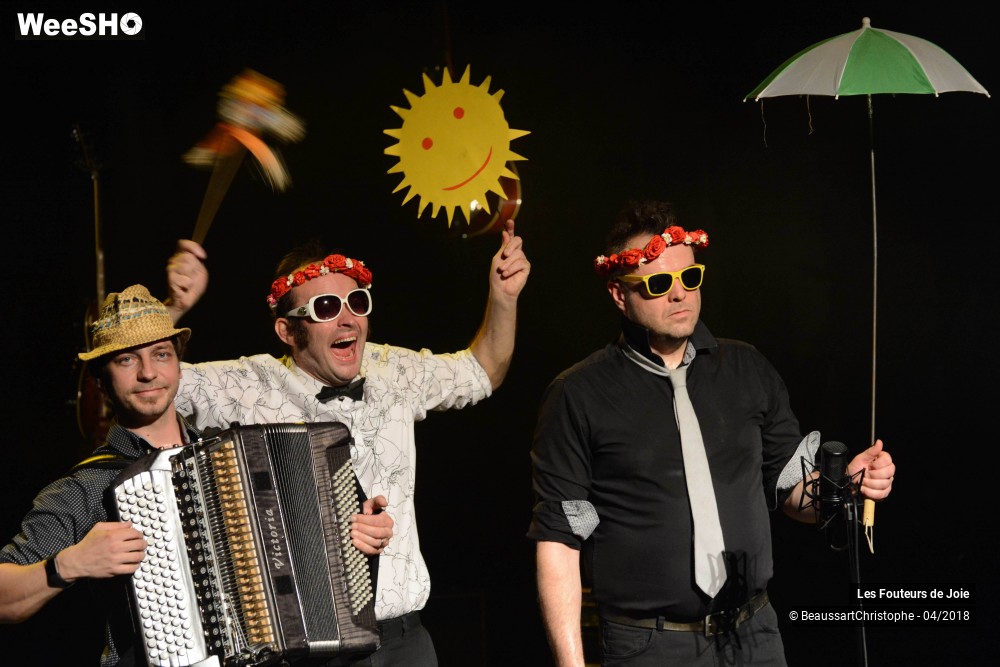 39/51 photos du spectacle Les Fouteurs de Joie