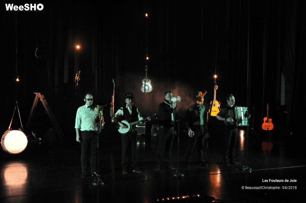 43/51 photos du spectacle Les Fouteurs de Joie