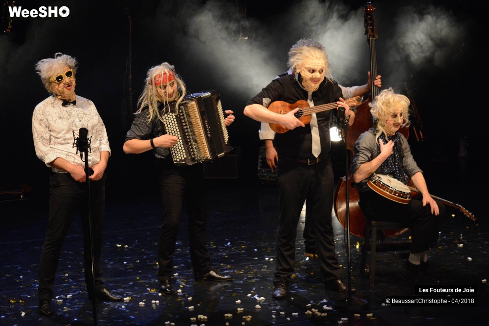 48/51 photos du spectacle Les Fouteurs de Joie