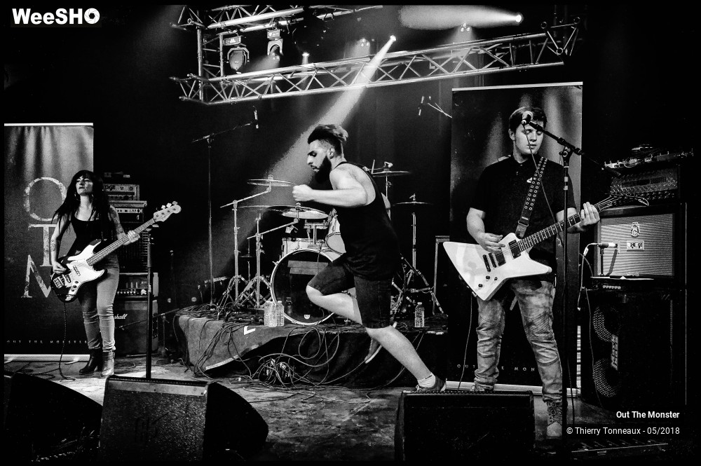 29/39 photos du spectacle Out The Monster