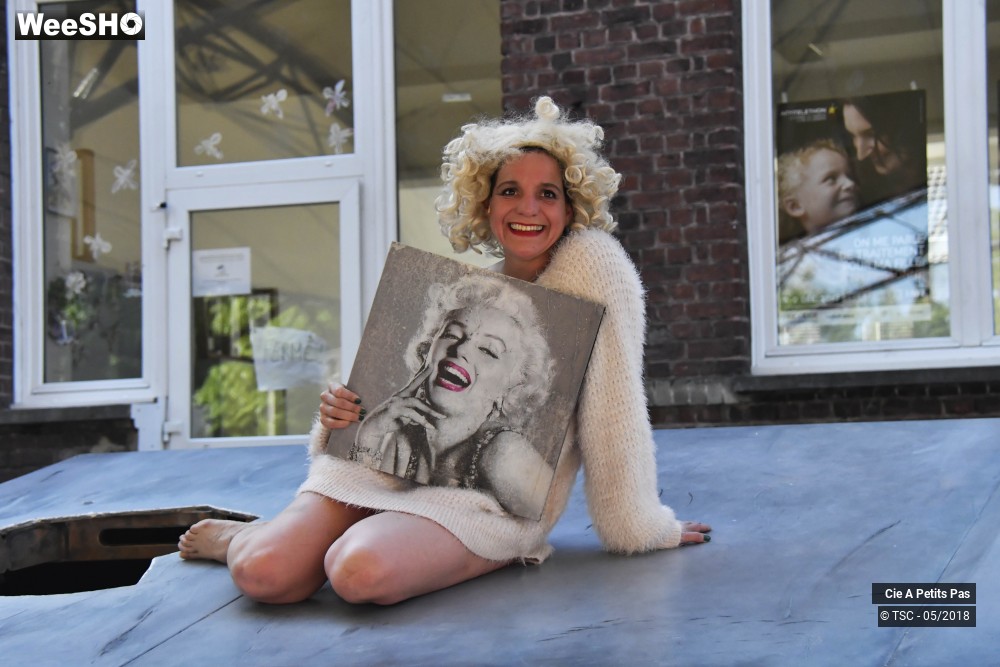 21/21 photos du spectacle Le genou de Marylin