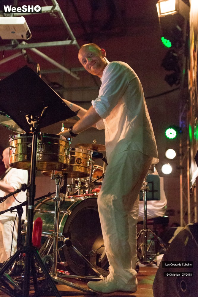 4/31 photos du spectacle Les Costards Cubains