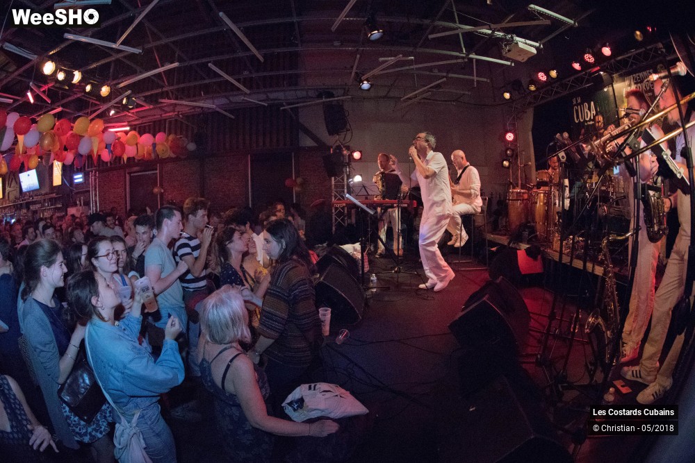 13/31 photos du spectacle Les Costards Cubains
