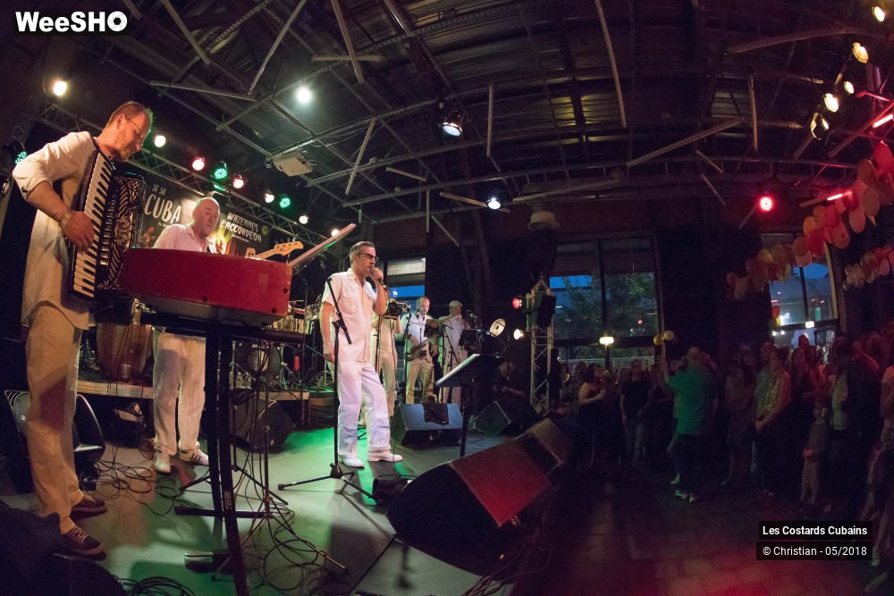 25/31 photos du spectacle Les Costards Cubains