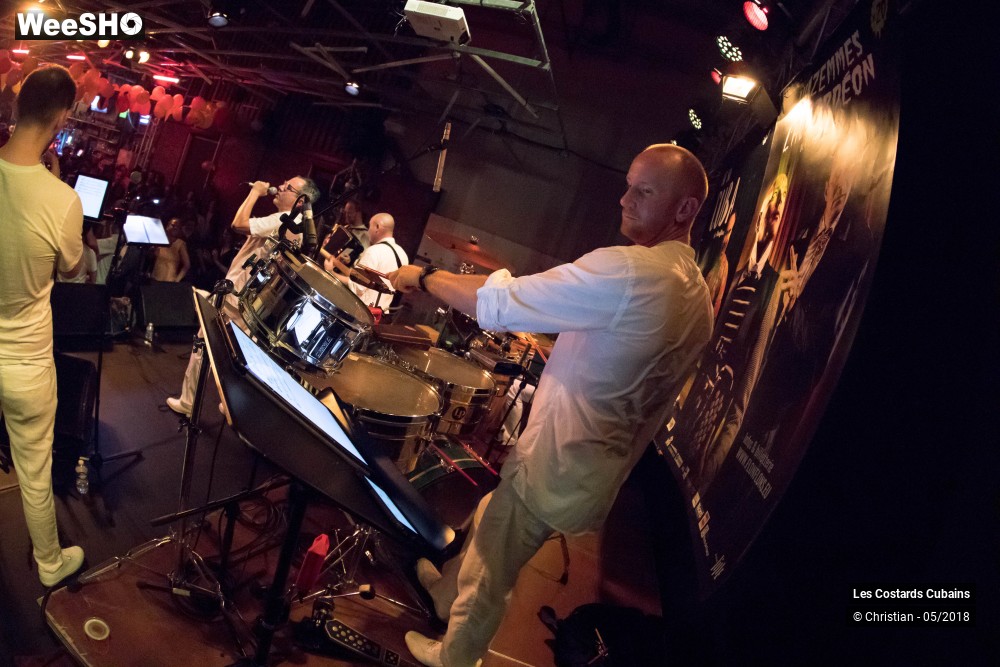 27/31 photos du spectacle Les Costards Cubains
