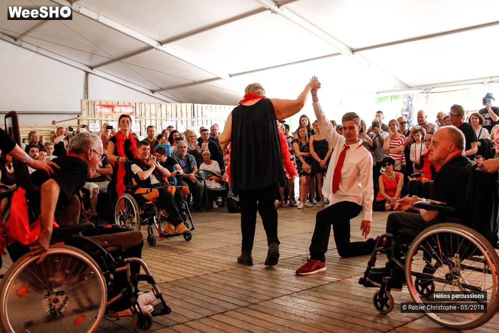 10/47 photos du spectacle Hélios Percussions avec les danseurs de l?APEI du Valenciennois