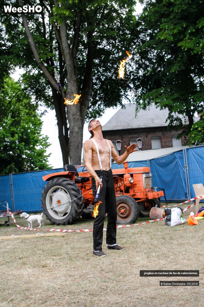 1/21 photos du spectacle jongleur et cracheur de feu de valenciennes