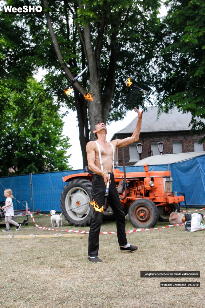 3/21 photos du spectacle jongleur et cracheur de feu de valenciennes