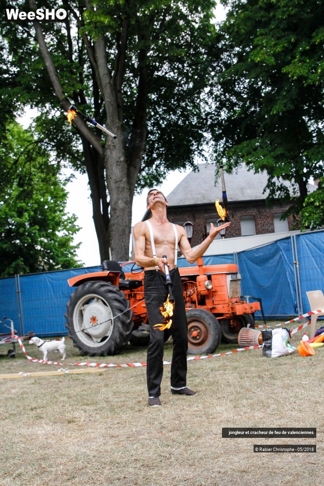 5/21 photos du spectacle jongleur et cracheur de feu de valenciennes