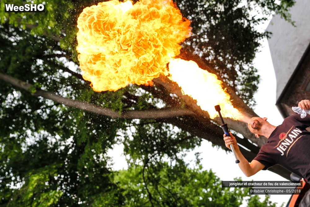 8/21 photos du spectacle jongleur et cracheur de feu de valenciennes