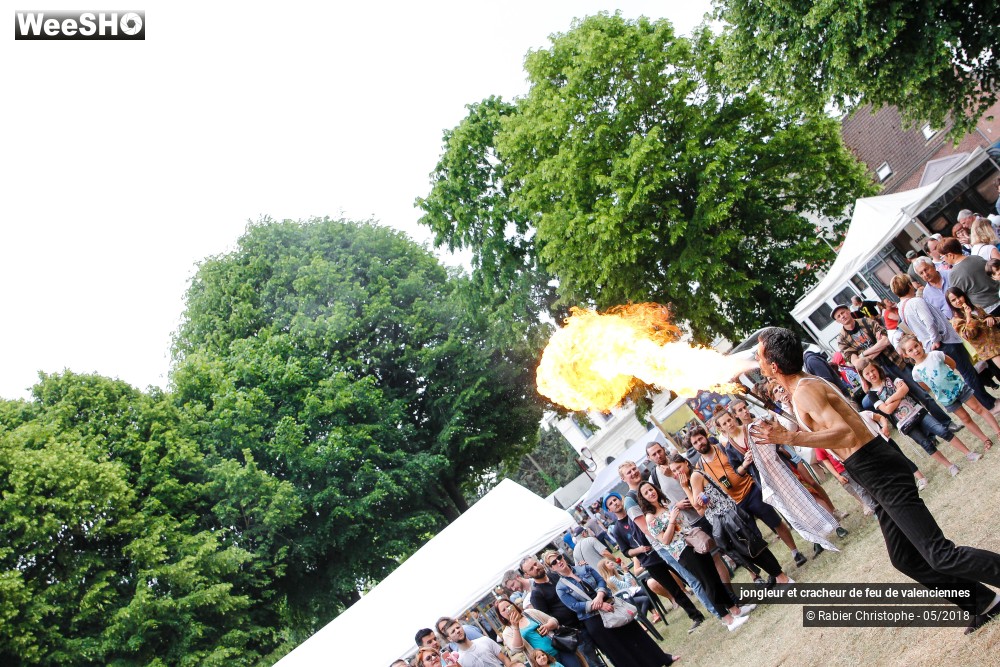 9/21 photos du spectacle jongleur et cracheur de feu de valenciennes
