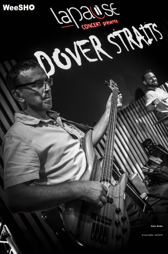8/12 photos du spectacle Dover Straits (Tribute to Dire Straits)