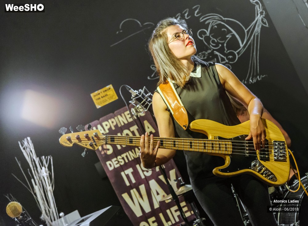 25/33 photos du spectacle Atomic Ladies