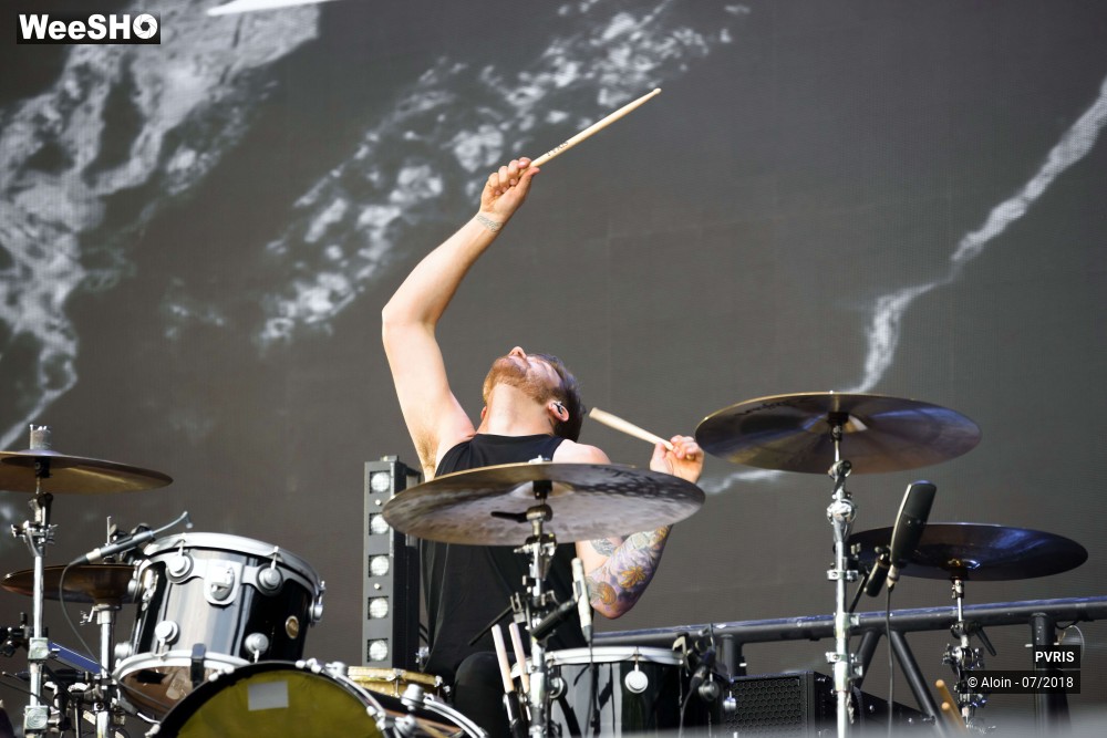 7/10 photos du spectacle PVRIS