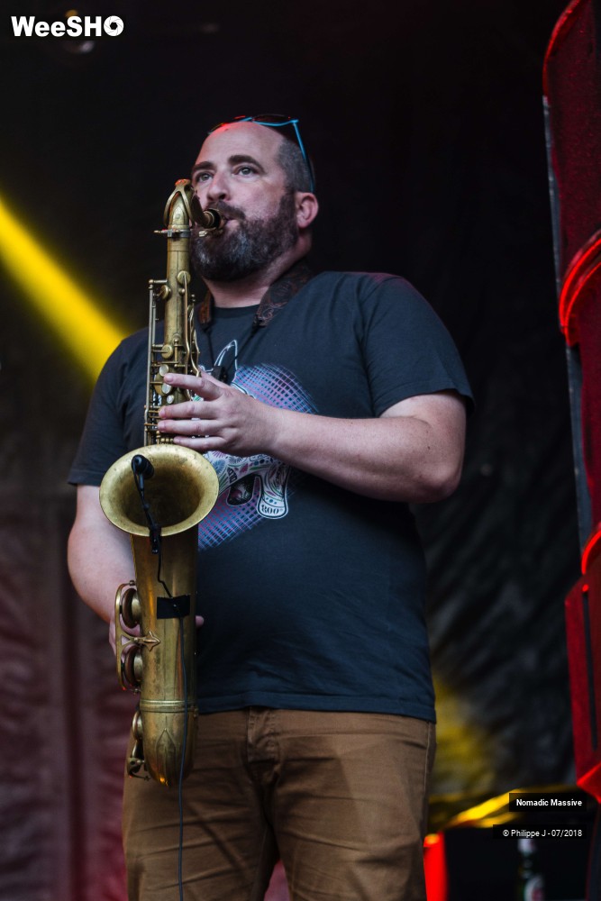6/20 photos du spectacle Nomadic Massive