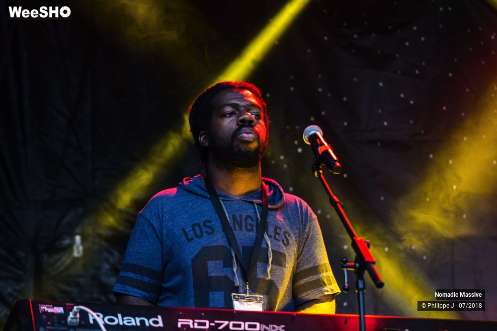 10/20 photos du spectacle Nomadic Massive