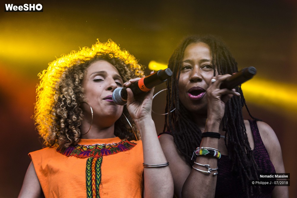 20/20 photos du spectacle Nomadic Massive