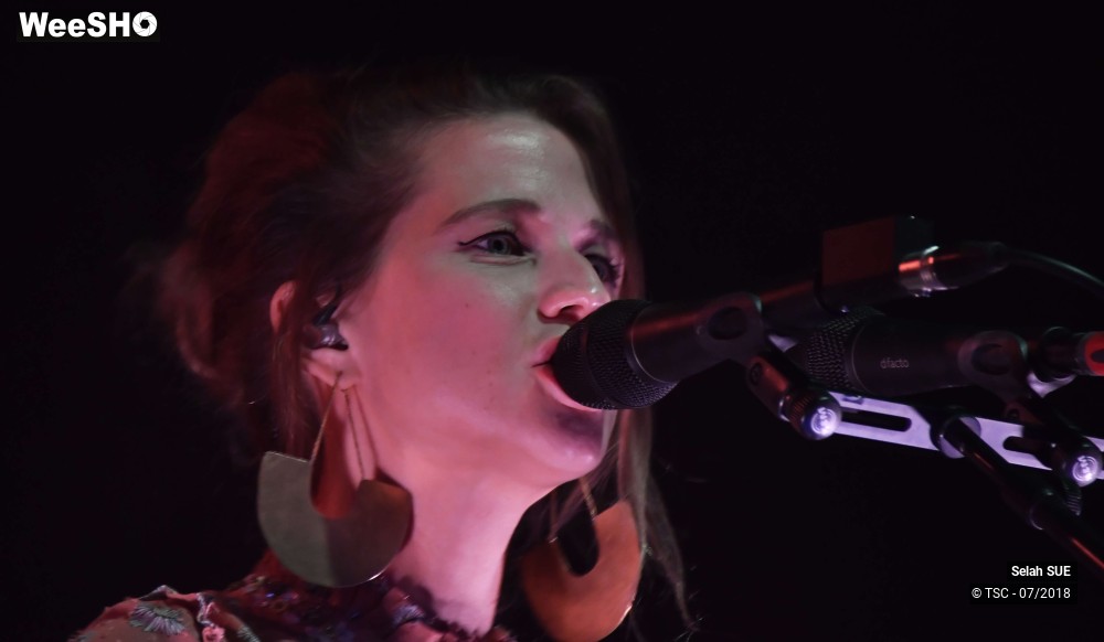 7/10 photos du spectacle Selah Sue Acoustic
