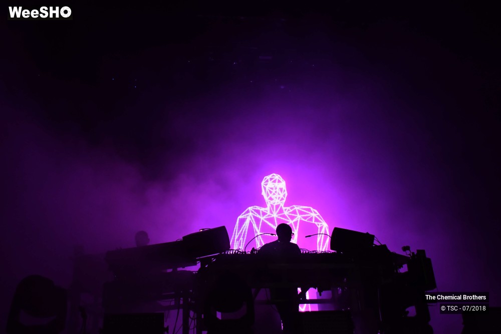 20/24 photos du spectacle The Chemical Brothers