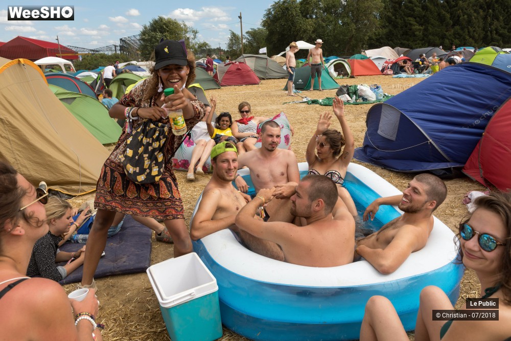 29/49 photos du spectacle Festival Les Nuits Secrètes 2018 : Ambiance sur le camping