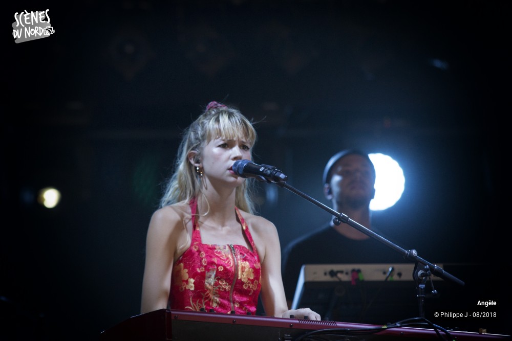 4/16 photos du spectacle Angèle