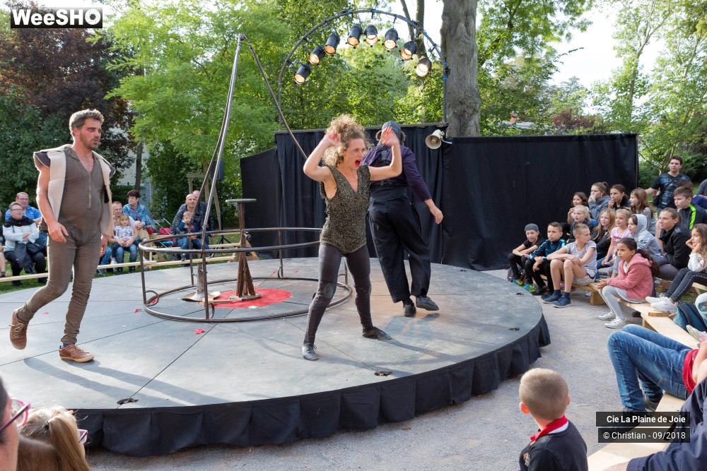 4/31 photos du spectacle L'oeil de la Bête