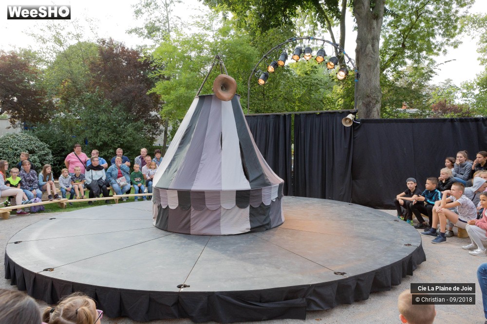 24/31 photos du spectacle L'oeil de la Bête