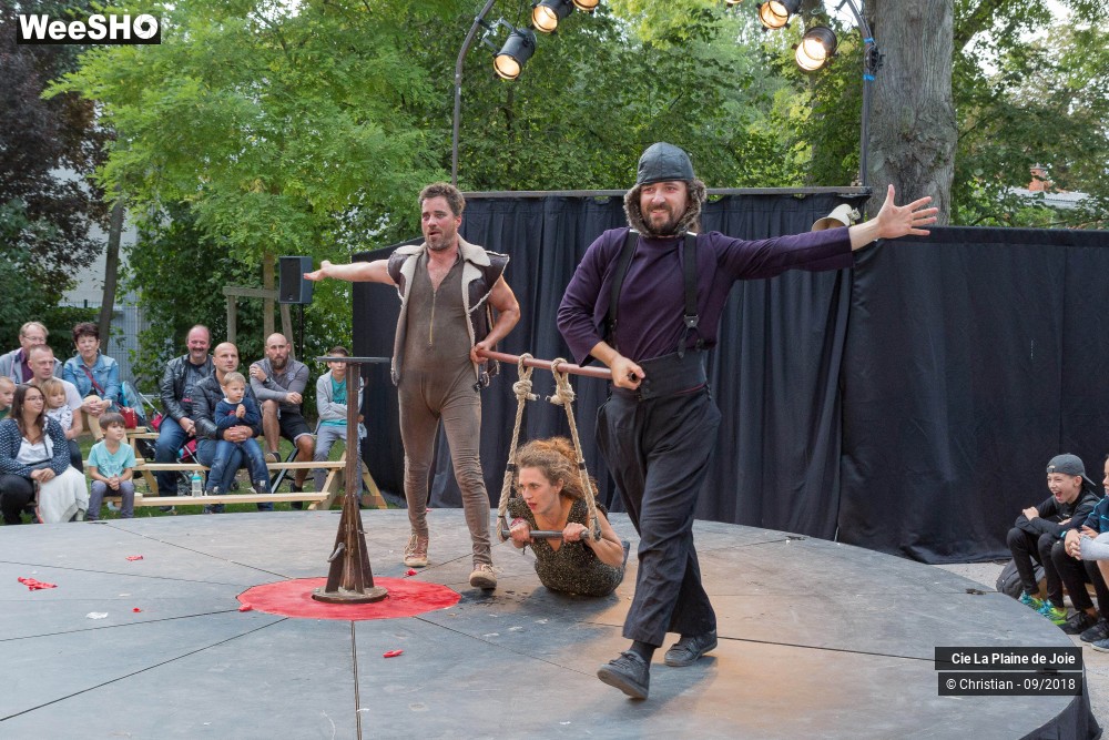 31/31 photos du spectacle L'oeil de la Bête