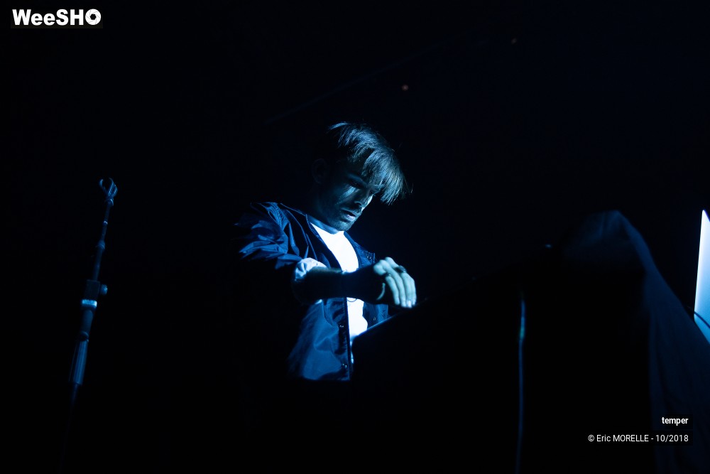 64/100 photos du spectacle temper