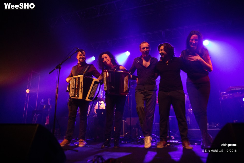 100/100 photos du spectacle Délinquante