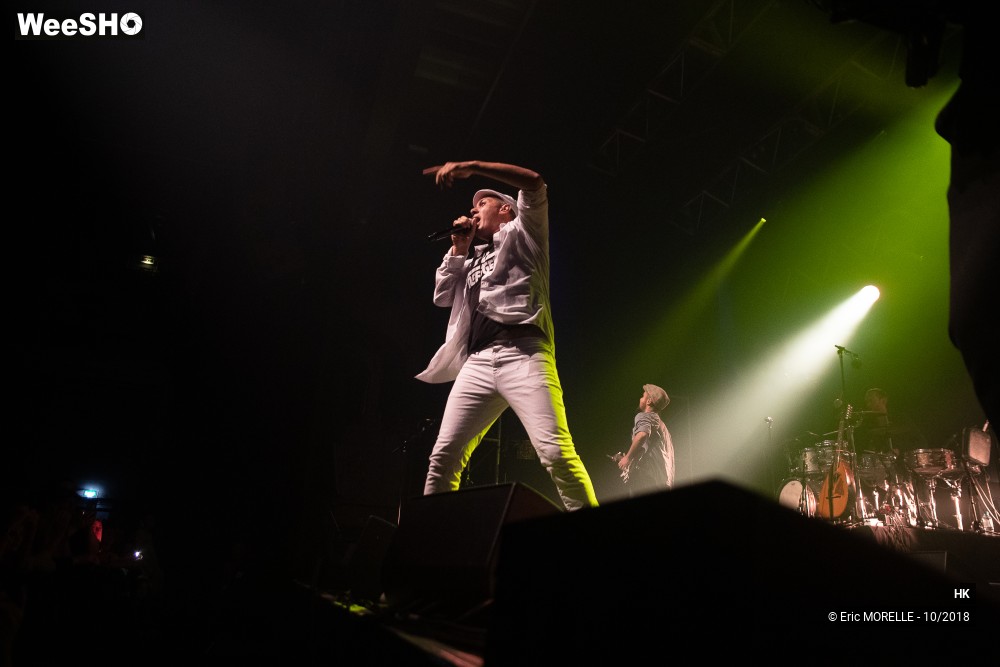 33/98 photos du spectacle HK