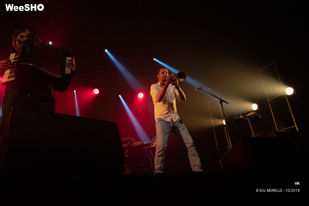 76/98 photos du spectacle HK