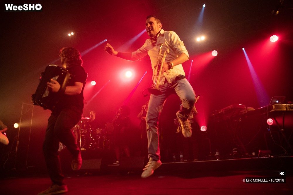 82/98 photos du spectacle HK