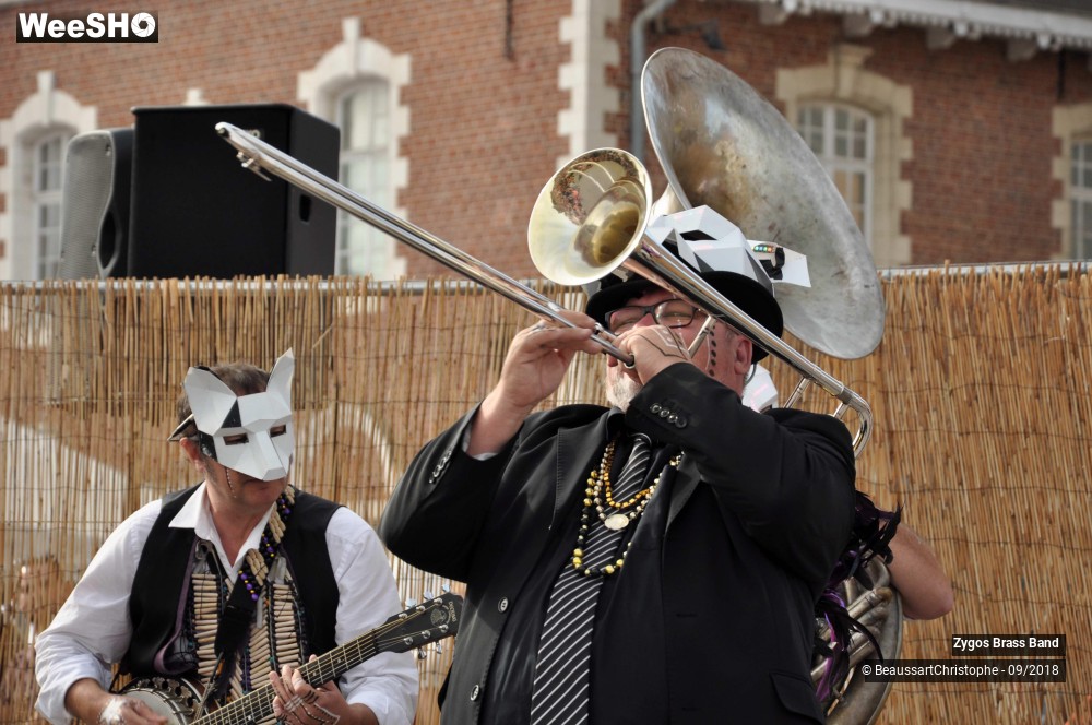 11/42 photos du spectacle TRYBZ