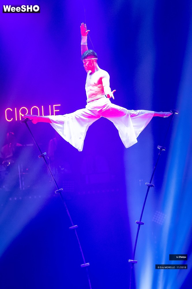12/50 photos du spectacle Li Zhenyu - Equilibriste