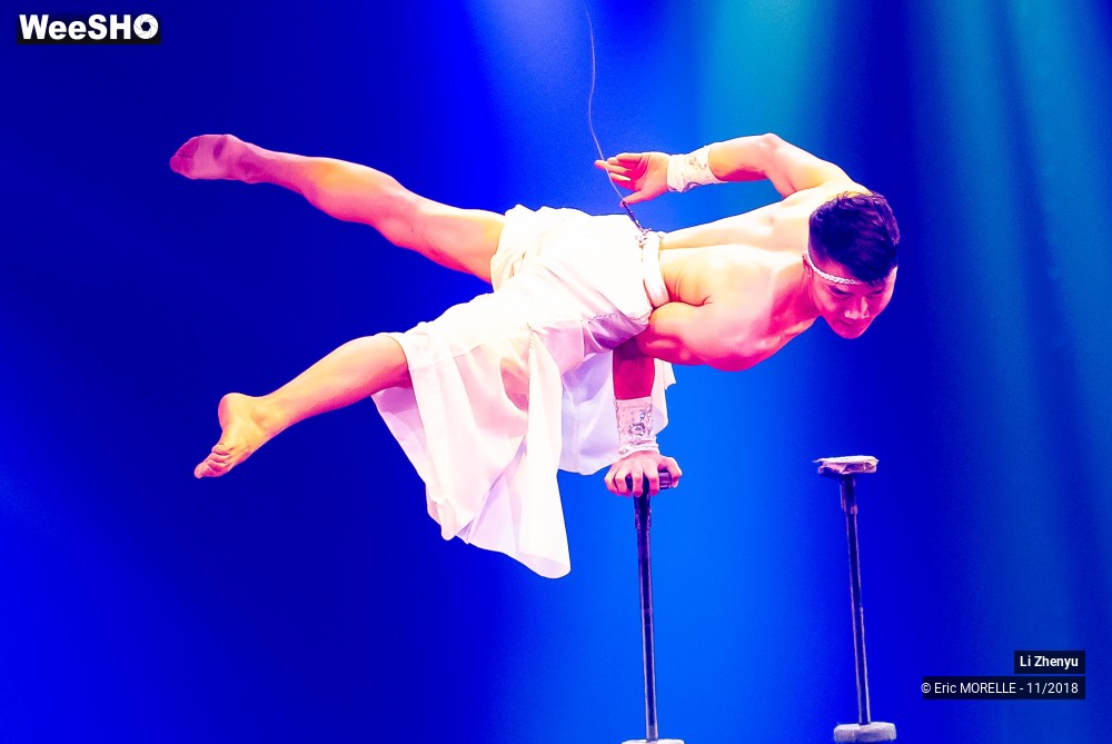 30/50 photos du spectacle Li Zhenyu - Equilibriste