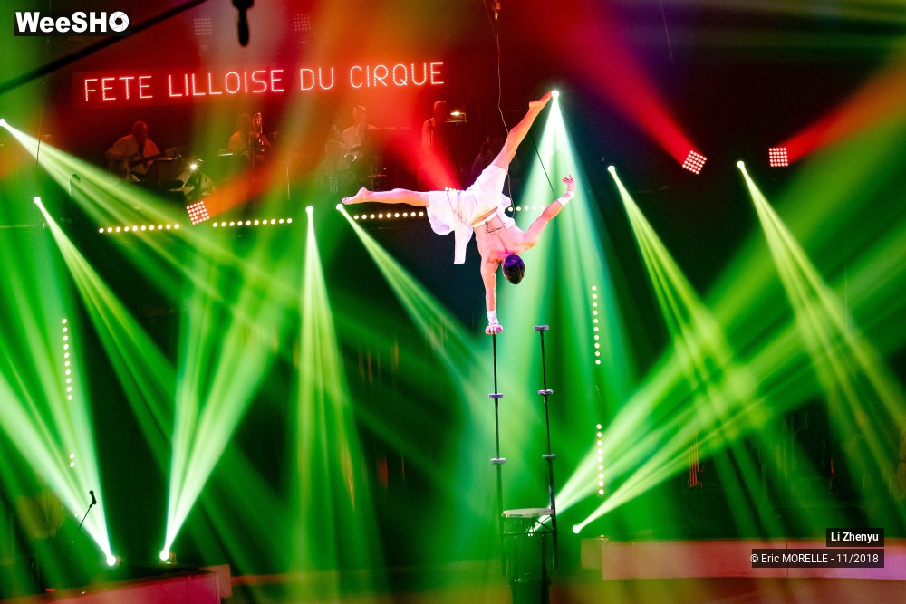 32/50 photos du spectacle Li Zhenyu - Equilibriste