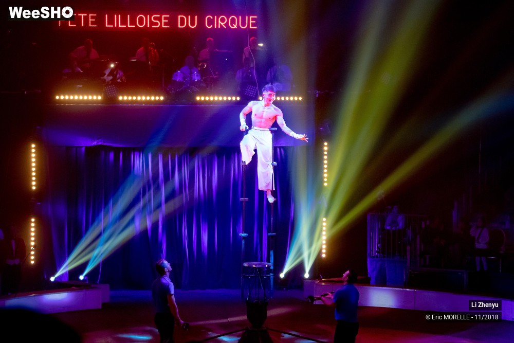 36/50 photos du spectacle Li Zhenyu - Equilibriste