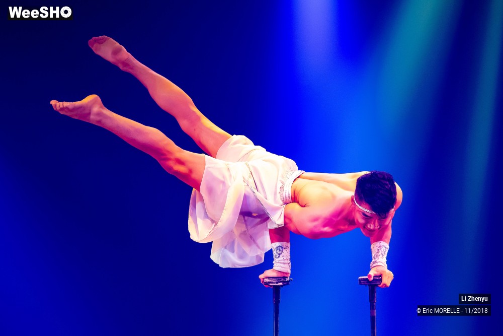 43/50 photos du spectacle Li Zhenyu - Equilibriste