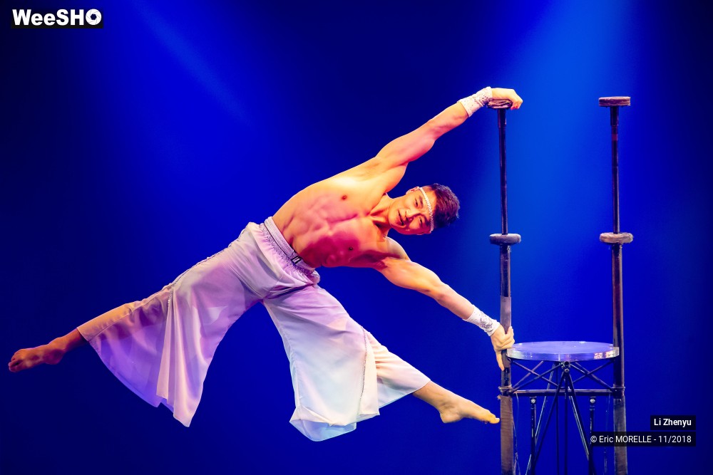46/50 photos du spectacle Li Zhenyu - Equilibriste