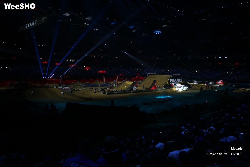 19/30 photos du spectacle Supercross Paris 2018 Ambiance